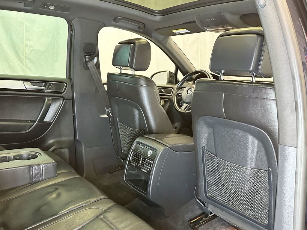 2017 Volkswagen Touareg V6 Wolfsburg Edition - 23055399 - 37