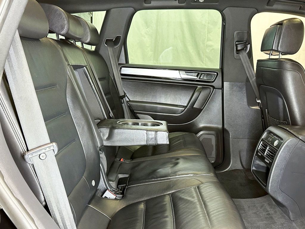 2017 Volkswagen Touareg V6 Wolfsburg Edition - 23055399 - 39