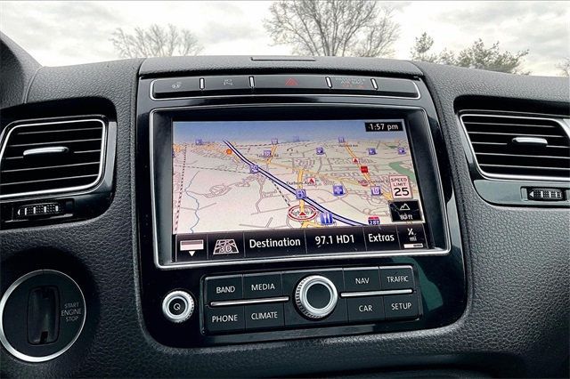 2017 Volkswagen Touareg V6 Wolfsburg Edition - 22970131 - 25