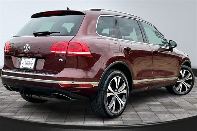 2017 Volkswagen Touareg V6 Wolfsburg Edition - 22970131 - 4