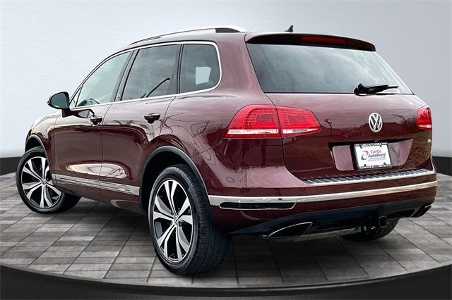 2017 Volkswagen Touareg V6 Wolfsburg Edition - 22970131 - 6