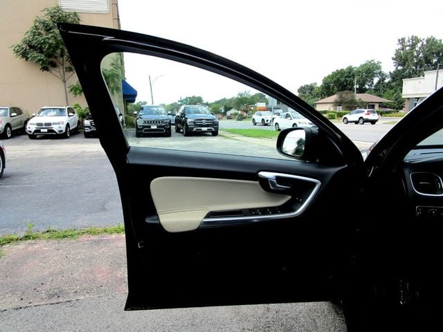 2017 Volvo S60 T5 AWD Dynamic - 23062135 - 28