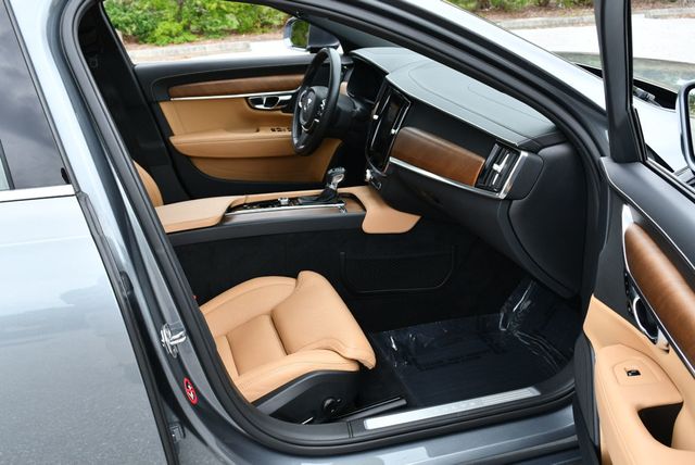 2017 Volvo S90 T6 AWD Inscription Sedan W/Vision, Climate &Convenience Packages - 23034725 - 19