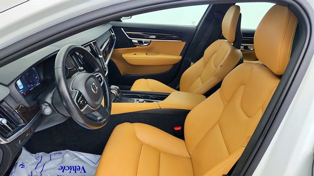 2017 Volvo S90 T6 AWD Momentum - 23041954 - 11