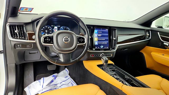 2017 Volvo S90 T6 AWD Momentum - 23041954 - 12