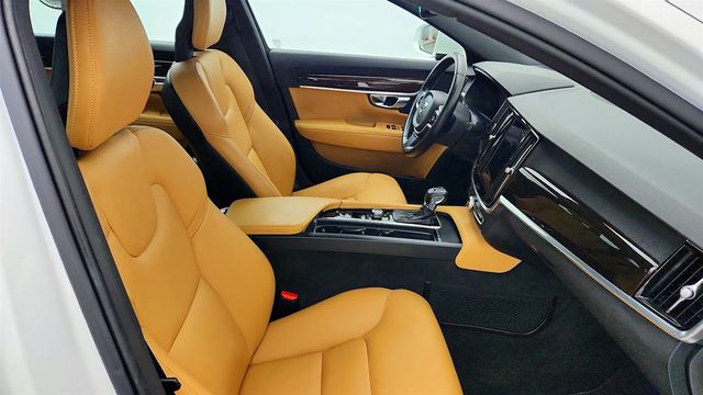 2017 Volvo S90 T6 AWD Momentum - 23041954 - 21