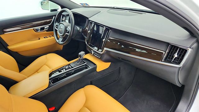 2017 Volvo S90 T6 AWD Momentum - 23041954 - 22