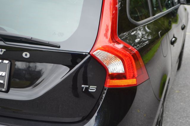 2017 Volvo V60 T5 FWD Dynamic - 22928803 - 11