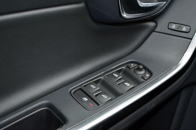 2017 Volvo V60 T5 FWD Dynamic - 22928803 - 23