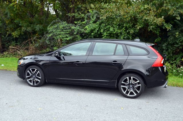 2017 Volvo V60 T5 FWD Dynamic - 22928803 - 32