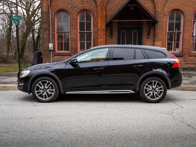 2017 Volvo V60 Cross Country ONE OWNER DEALER SERVICED - 22989658 - 1
