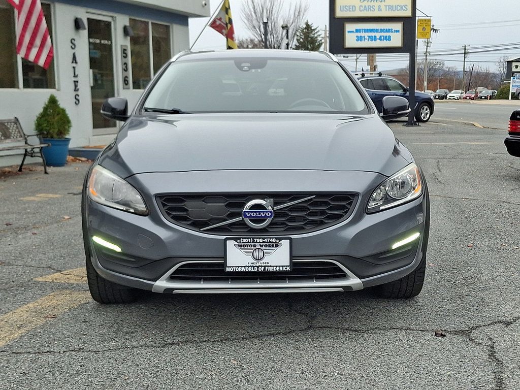 2017 Volvo V60 Premier photo 2