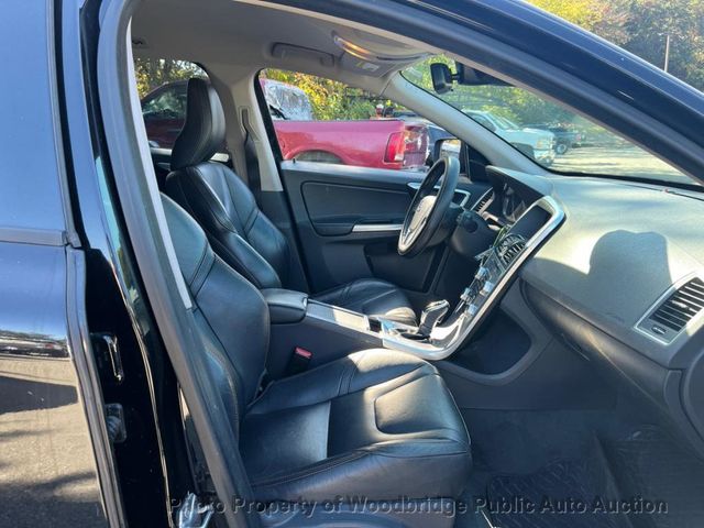 2017 Volvo XC60 Base - 23099824 - 6