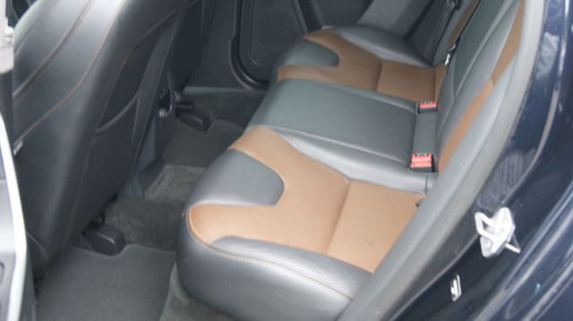 2017 Volvo XC60 JUST SERVICED, VERY CLEAN INSIDE AND OUT  - 23043576 - 30