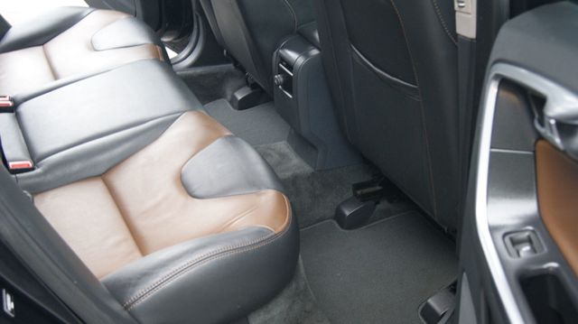 2017 Volvo XC60 JUST SERVICED, VERY CLEAN INSIDE AND OUT  - 23043576 - 36
