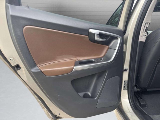 2017 Volvo XC60 T5 AWD Dynamic - 22937342 - 13