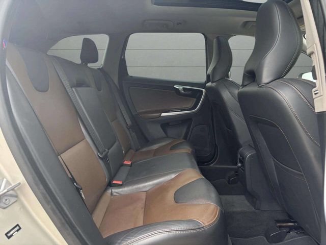 2017 Volvo XC60 T5 AWD Dynamic - 22937342 - 18