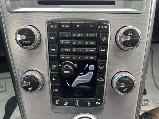 2017 Volvo XC60 T5 AWD Dynamic - 22937342 - 24