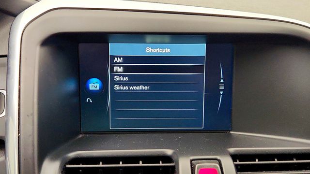 2017 Volvo XC60 T5 AWD Dynamic - 23016929 - 18