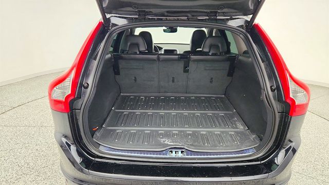 2017 Volvo XC60 T5 AWD Dynamic - 23016929 - 22
