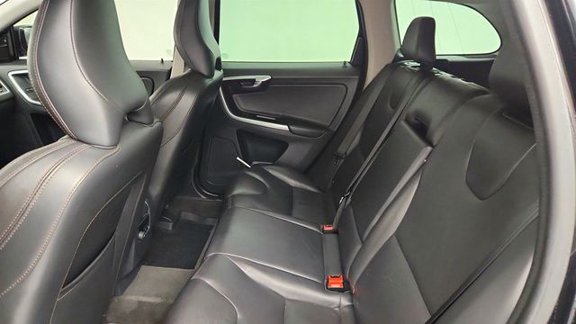 2017 Volvo XC60 T5 AWD Dynamic w/ Climate & Preferred Option Packages - 23016929 - 21