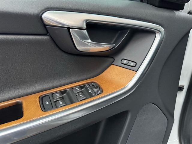 2017 Volvo XC60 T5 AWD Inscription - 23023661 - 13
