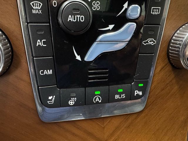 2017 Volvo XC60 T5 AWD Inscription - 23023661 - 18