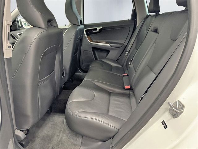 2017 Volvo XC60 T5 AWD Inscription - 23023661 - 21