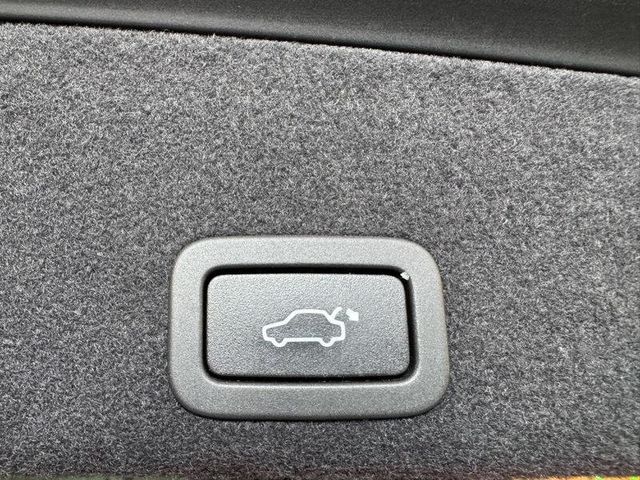 2017 Volvo XC60 T5 AWD Inscription - 23064214 - 22