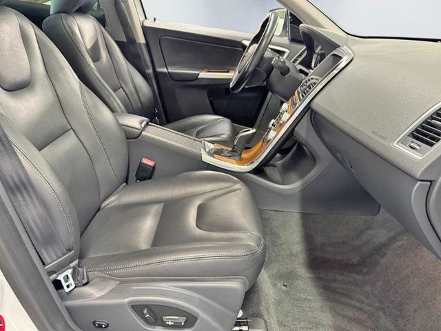 2017 Volvo XC60 T5 AWD Inscription - 23064214 - 24