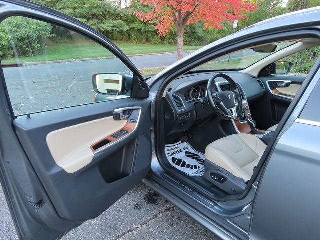 2017 Volvo XC60 T5 AWD Inscription - 22931475 - 16