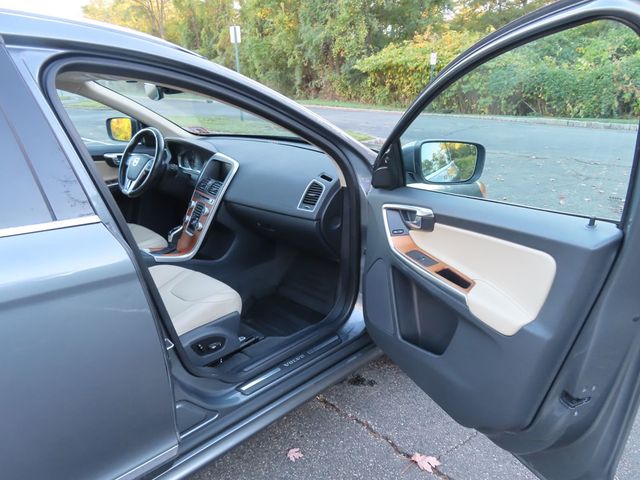 2017 Volvo XC60 T5 AWD Inscription - 22931475 - 19