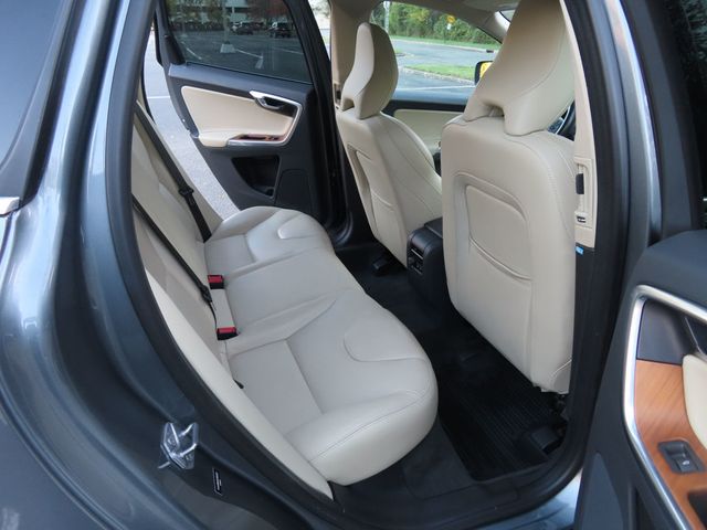2017 Volvo XC60 T5 AWD Inscription - 22931475 - 23