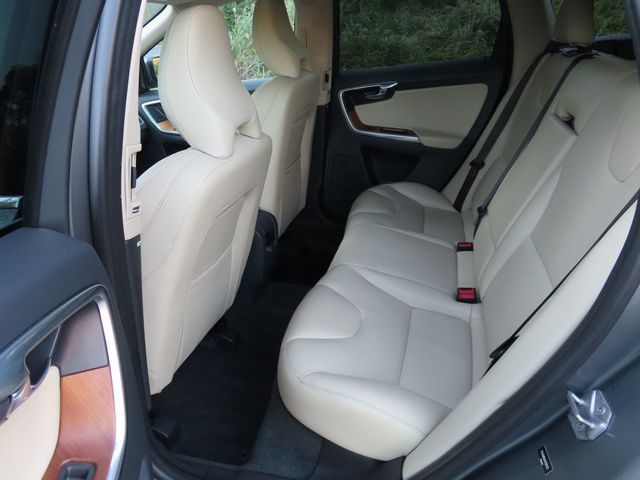 2017 Volvo XC60 T5 AWD Inscription - 22931475 - 26