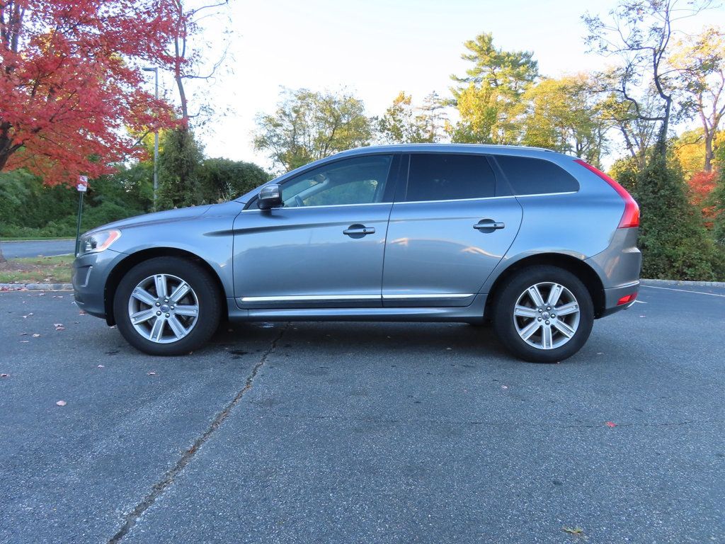 2017 Volvo XC60 T5 Inscription photo 2