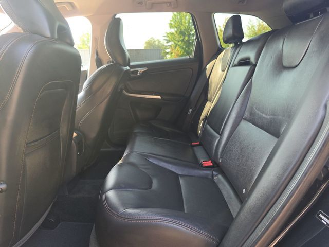 2017 Volvo XC60 T5 AWD Inscription - 23070545 - 9