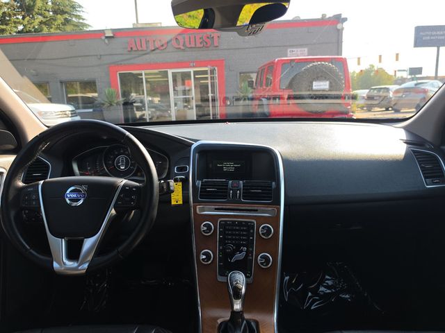 2017 Volvo XC60 T5 AWD Inscription - 23070545 - 29