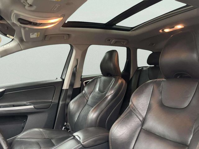 2017 Volvo XC60 T5 FWD Dynamic - 23053541 - 16