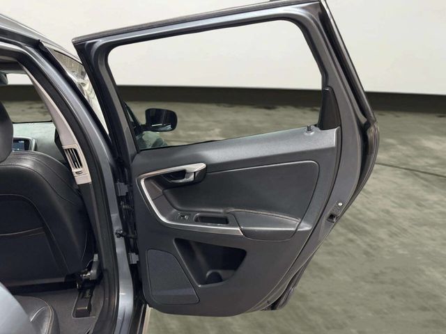 2017 Volvo XC60 T5 FWD Dynamic - 23053541 - 19
