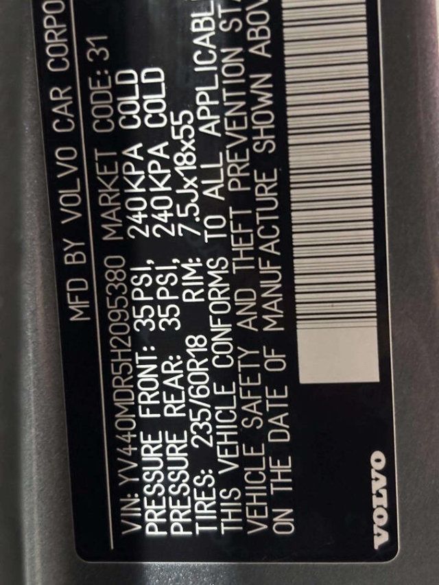 2017 Volvo XC60 T5 FWD Dynamic - 23053541 - 38