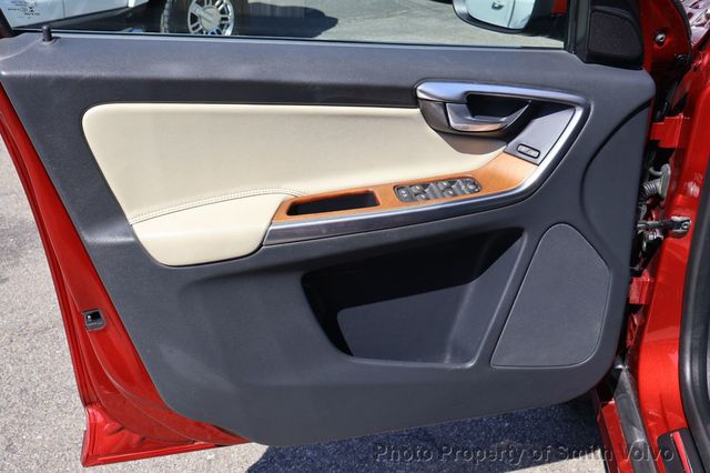 2017 Volvo XC60 T5 FWD Inscription - 23086173 - 10