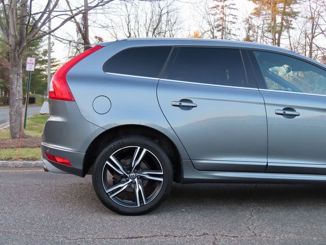 2017 Volvo XC60 T6 AWD R-Design - 22949426 - 17