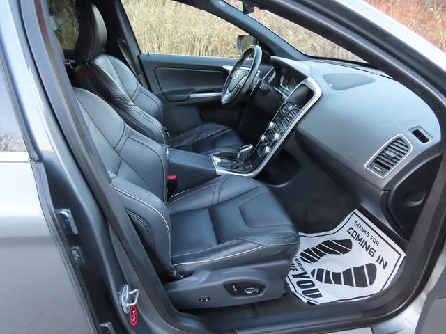 2017 Volvo XC60 T6 AWD R-Design - 22949426 - 23