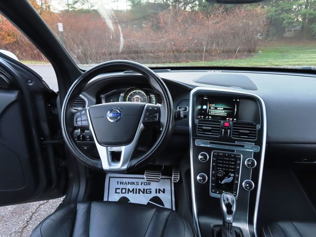 2017 Volvo XC60 T6 AWD R-Design - 22949426 - 31