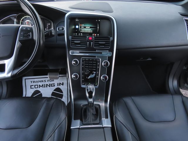 2017 Volvo XC60 T6 AWD R-Design - 22949426 - 33