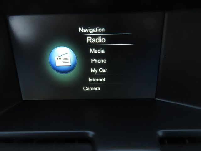 2017 Volvo XC60 T6 AWD R-Design - 22949426 - 34