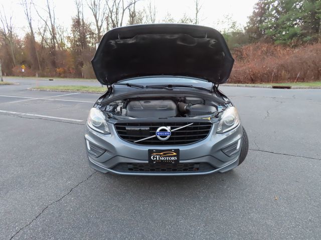 2017 Volvo XC60 T6 AWD R-Design - 22949426 - 42