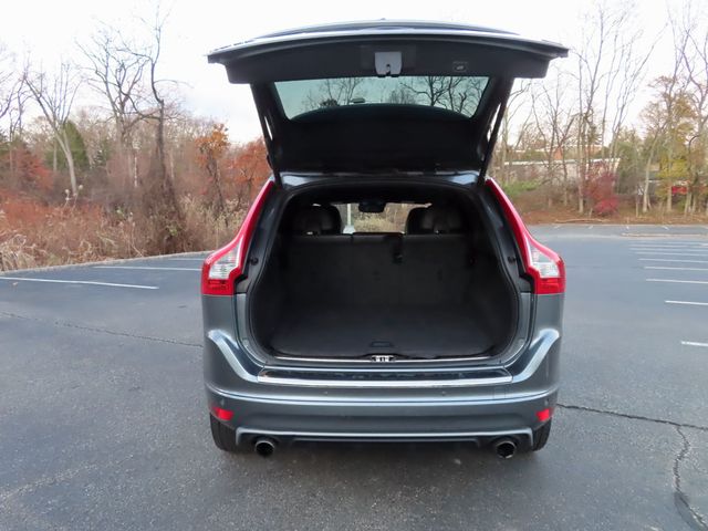 2017 Volvo XC60 T6 AWD R-Design - 22949426 - 43