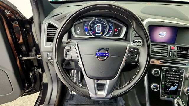 2017 Volvo XC60 T6 AWD R-Design w/ Polestar Optimization - 23082197 - 13
