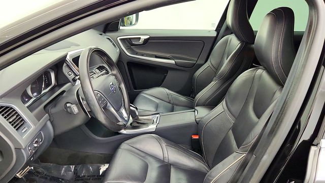 2017 Volvo XC60 T6 AWD R-Design w/ Polestar Optimization - 23082197 - 20